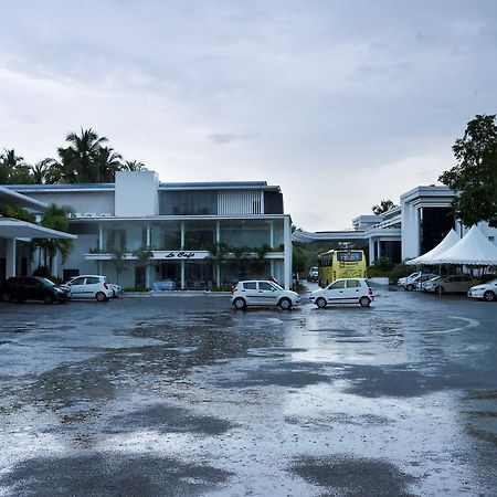 Treebo Trend Al Saj Convention Centre Kazhakuttam Экстерьер фото
