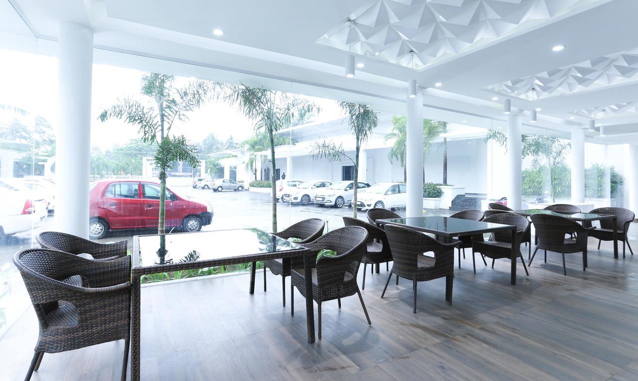 Treebo Trend Al Saj Convention Centre Kazhakuttam Экстерьер фото