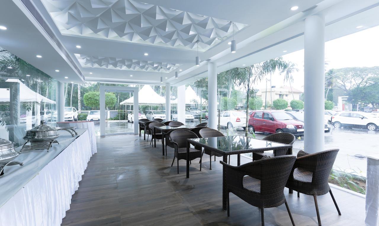 Treebo Trend Al Saj Convention Centre Kazhakuttam Экстерьер фото